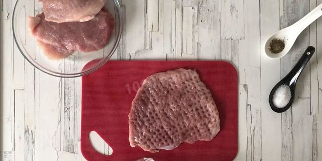 Рецепт рулетиков из свинины с грибами