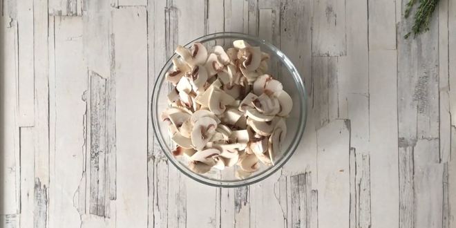 Рецепт рулетиков из свинины с грибами