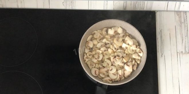 Рецепт рулетиков из свинины с грибами