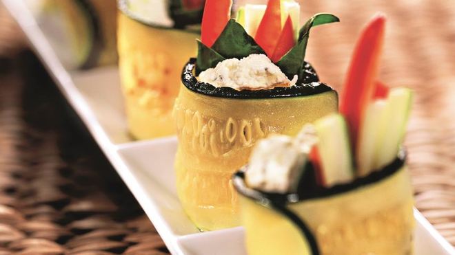 Рецепт рулетов из цукини с творогом