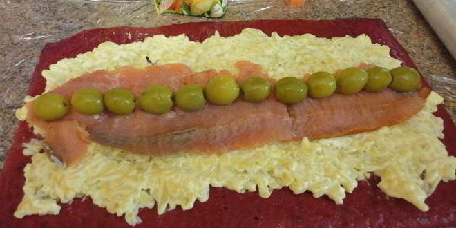 Рецепт свекольного рулета с горбушей