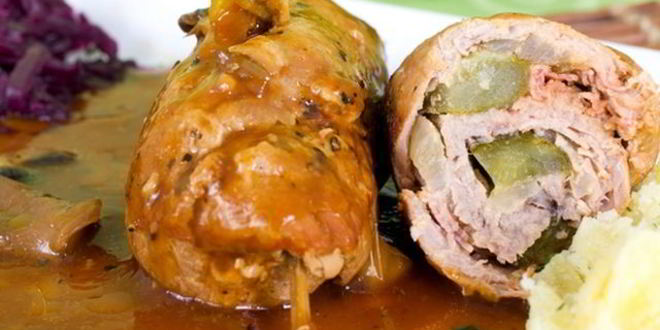 Рецепт Свиных рулетиков с яблоком и беконом