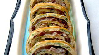 Рецепт Яичного рулета с копченой сельдью