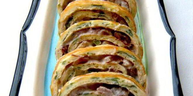 Рецепт яичного рулета с копченой сельдью