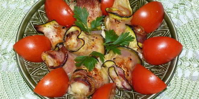 Рецепт Запеченных рулетиков из цукини с сыром и беконом