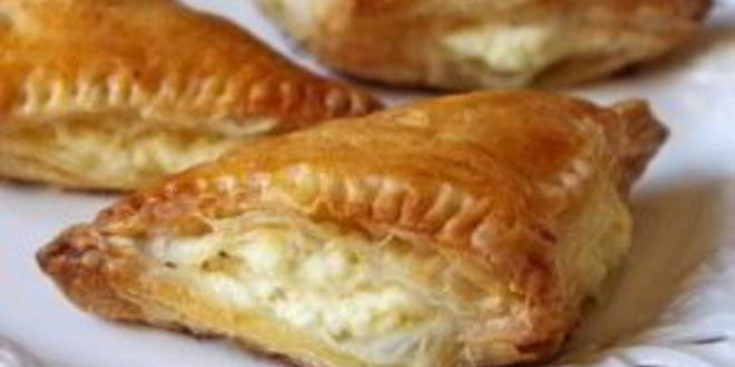 Рецепт самсы из слоеного теста с сыром