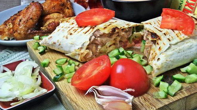 Рецепт шавермы с запеченной курицей и майонезным соусом
