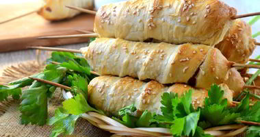 Рецепт Сосисок в тесте на шпажках