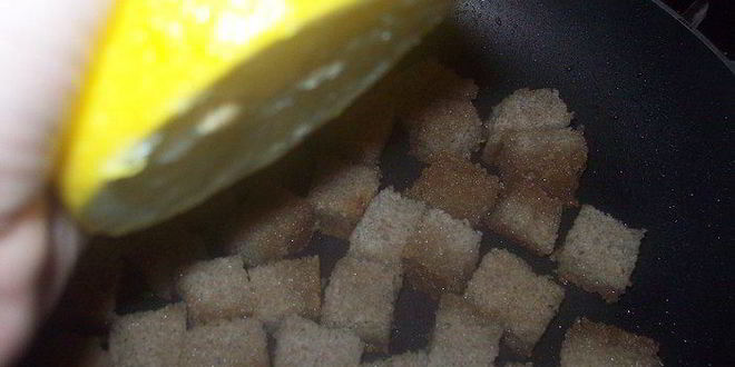 Рецепт чесночно-лимонных сухарики для салатов