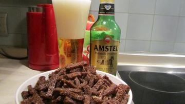 Рецепт Сухариков из черного хлеба с чесноком