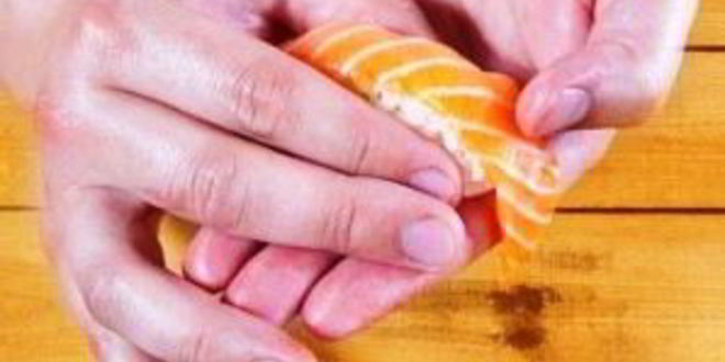 Рецепт суш с лососем