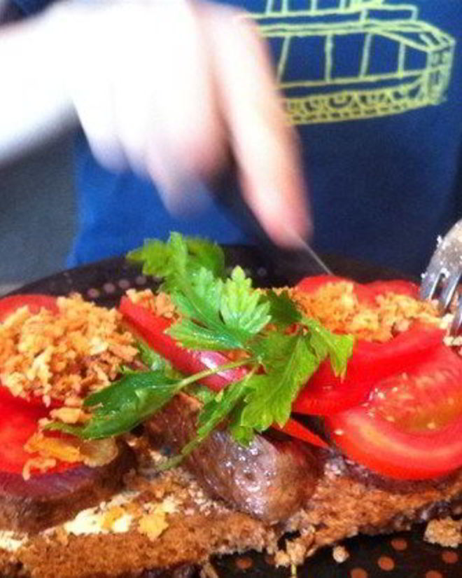 Рецепт датского открытого сэндвича с ростбифом