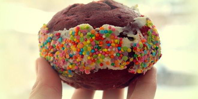 Рецепт шоколадных сэндвичей с творожным кремом