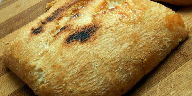 Рецепт сэндвича с печеными овощами, руколой и беконом