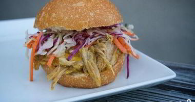 Рецепт Сэндвичей со свининой, жареной в пиве с овощами