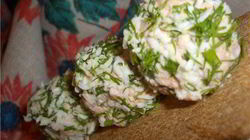 Рецепт Сырных шариков с оливками и миндалем