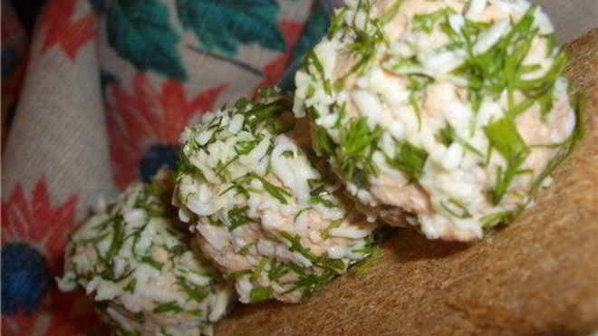 Рецепт Сырных шариков с оливками и миндалем