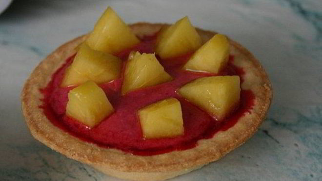 Рецепт холодных пирожных из вишни в тарталетках