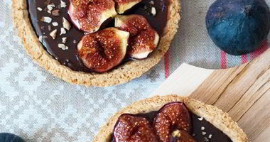 Рецепт Тарталеток из орехового теста с ганашем и инжиром