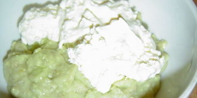 Рецепт тарталеток из ржаного хлеба с кремом из авокадо с сельдью