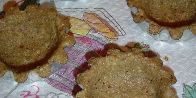 Рецепт тарталеток из ржаного хлеба с кремом из авокадо с сельдью