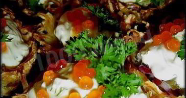 Рецепт Тарталеток картофельных с селедкой и икрой