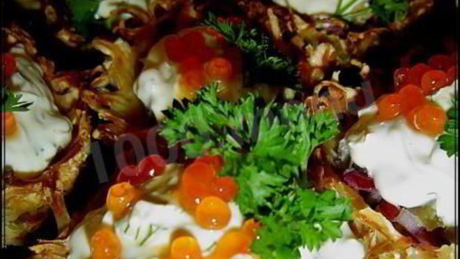 Рецепт тарталеток картофельных с селедкой и икрой