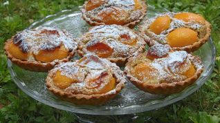 Рецепт Тарталеток с абрикосами и фисташковым кремом