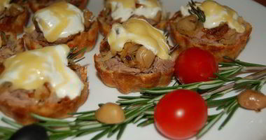 Рецепт Тарталеток с говядиной, грибами, луком и сыром
