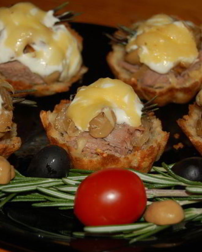 Рецепт тарталеток с говядиной, грибами, луком и сыром