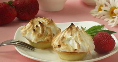 Рецепт Тарталеток с клубникой и мороженым на гриле