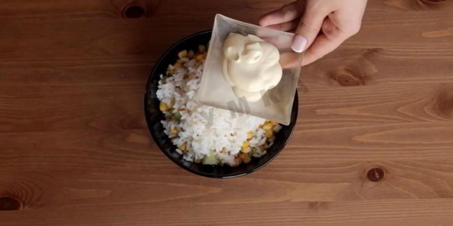 Рецепт тарталеток с крабовыми палочками кукурузой и огурцом