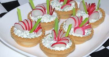 Рецепт Тарталеток с редисом на творожной подушке