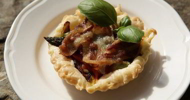 Рецепт Тарталеток с шампиньонами, спаржей и сладким перцем