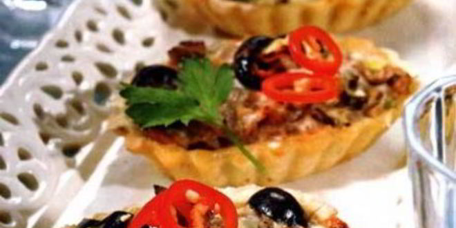 Рецепт Тарталеток с тунцом, сыром и маслинами