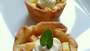 Рецепт Тарталеток с яблоками, орехами и крем-фрешем