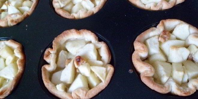 Рецепт тарталеток с яблоками, орехами и крем-фрешем