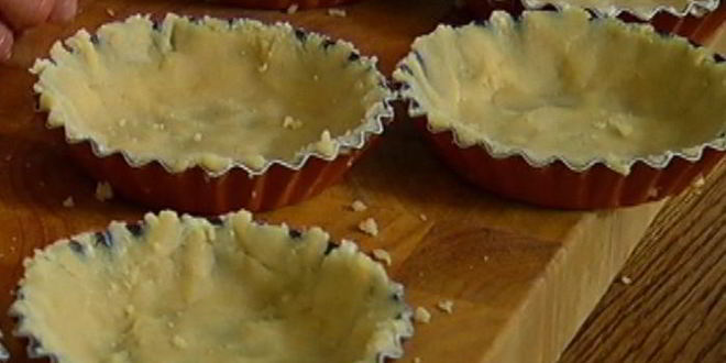 Рецепт тарталеток с ягодами и взбитыми сливками