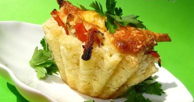 Рецепт Закусочных рисовых тарталеток с запеченными овощами и куриным филе под сыром