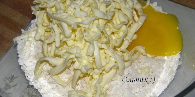 Рецепт закусочных рисовых тарталеток с запеченными овощами и куриным филе под сыром