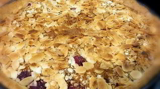 Рецепт Фруктового тарта с овсяным штрейзелем