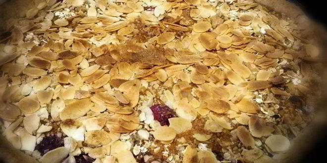 Рецепт фруктового тарта с овсяным штрейзелем