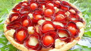 Рецепт Лимонного тарта с помидорками черри, моцареллой и бастурмой