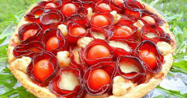 Рецепт Лимонного тарта с помидорками черри, моцареллой и бастурмой