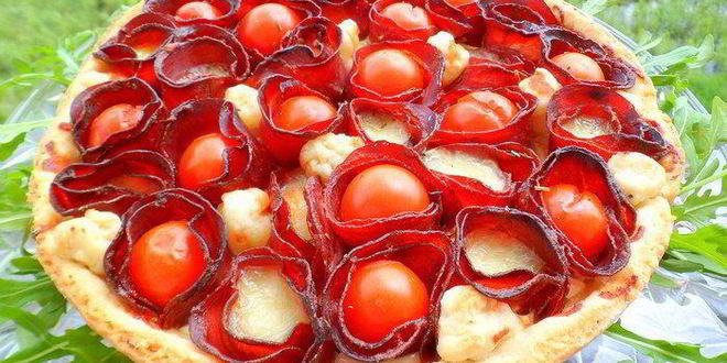 Рецепт Лимонного тарта с помидорками черри, моцареллой и бастурмой