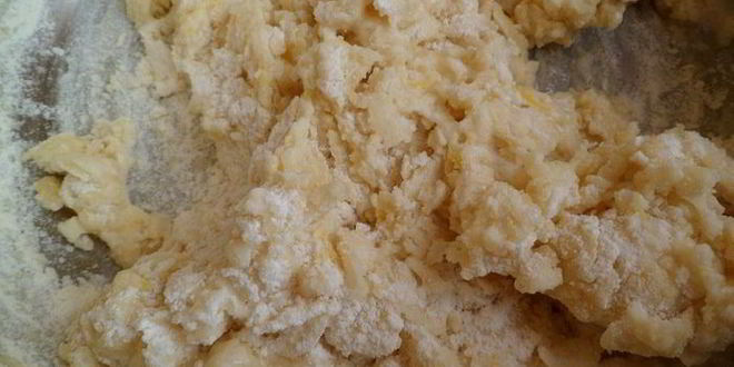 Рецепт лимонного тарта с помидорками черри, моцареллой и бастурмой