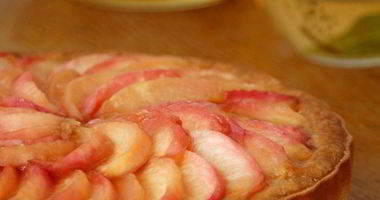 Рецепт Миндального тарта с карамелизованными нектаринами