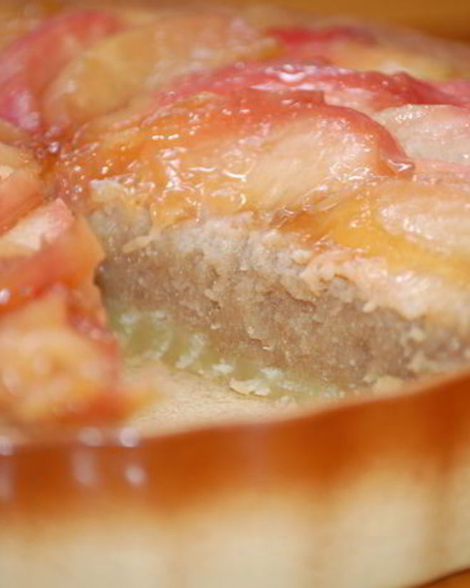 Рецепт миндального тарта с карамелизованными нектаринами