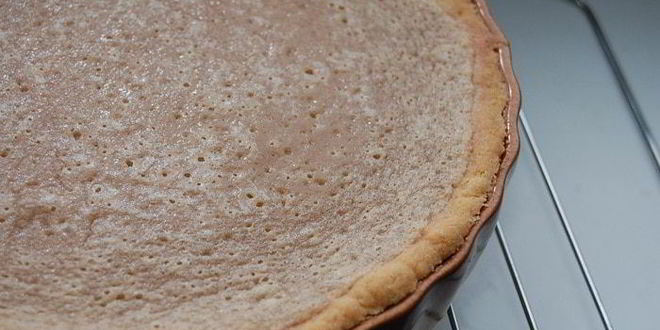 Рецепт миндального тарта с карамелизованными нектаринами