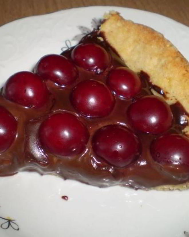 Рецепт шоколадна-вишневого тарт